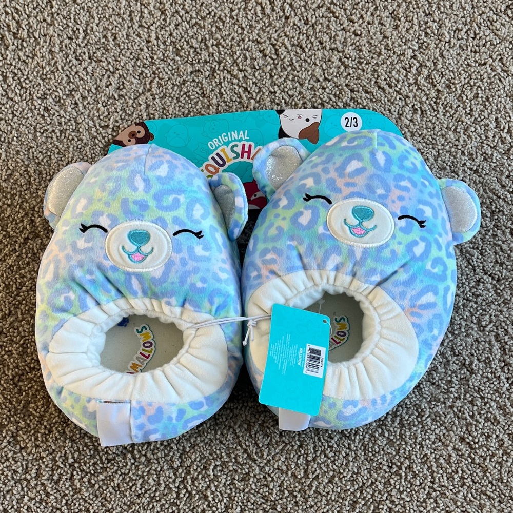 Squishmallows Pastel Blue and Cream Bear Slippers size 2/3 kids